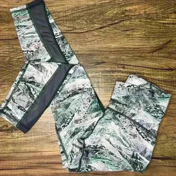 Lululemon Train Times Pant 25" Springscape Multi / Obsidian size 4 - Picture 5 of 5